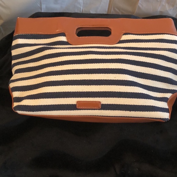 16x10 clutch purse matching Dexflex Comfort size 6 1/2 navy cream wedges - Picture 3 of 10